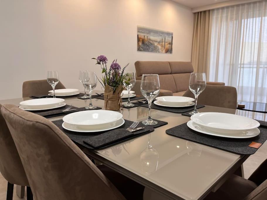 3 Bedroom Seaside Luxury Accommodation - Sleeps 8 St. Paul's Bay Luaran gambar