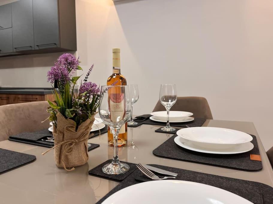 3 Bedroom Seaside Luxury Accommodation - Sleeps 8 St. Paul's Bay Luaran gambar