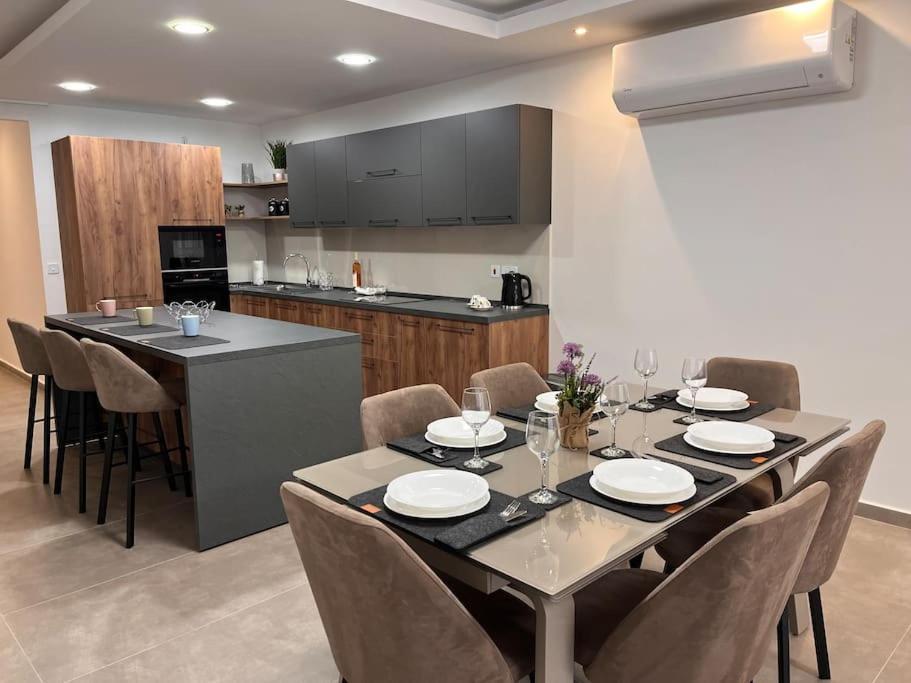 3 Bedroom Seaside Luxury Accommodation - Sleeps 8 St. Paul's Bay Luaran gambar