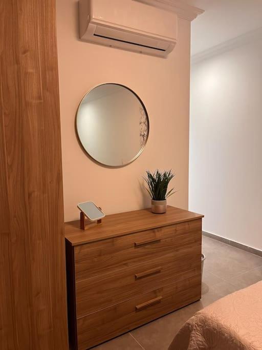3 Bedroom Seaside Luxury Accommodation - Sleeps 8 St. Paul's Bay Luaran gambar