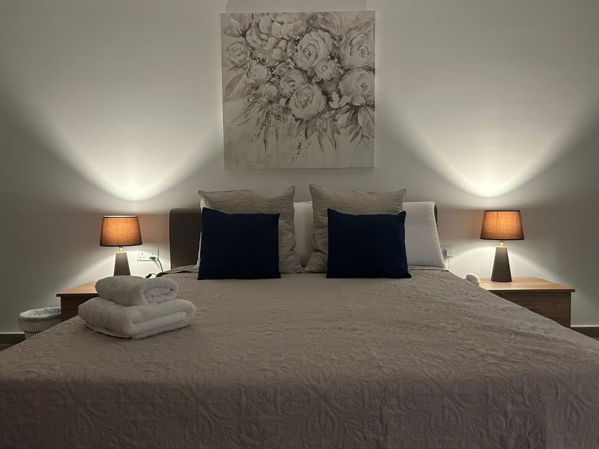 3 Bedroom Seaside Luxury Accommodation - Sleeps 8 St. Paul's Bay Luaran gambar